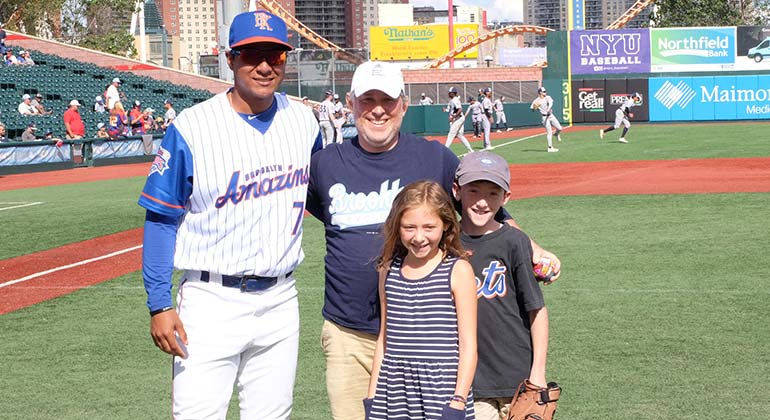 Brooklyn Cyclones Pitcher with Dr. Scott Lorin, President of Mount Sinai Brooklyn, and his family.