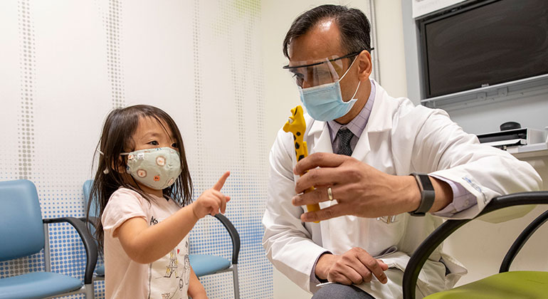 doctor with pediatric pateint
