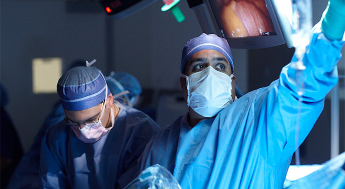 Dr. Badani adjusting lights for surgery