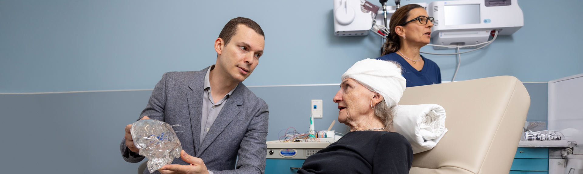 Image of doctor with patient