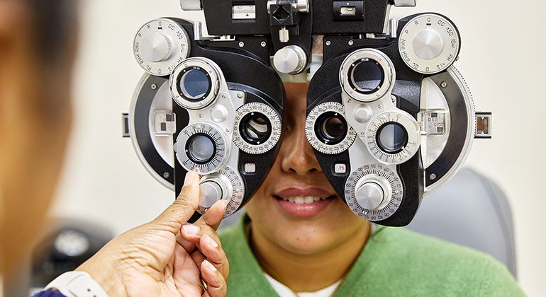 image of child in an eye exam