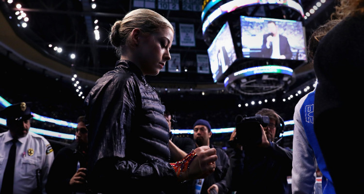 Gold before her long program at the 2016 world championships