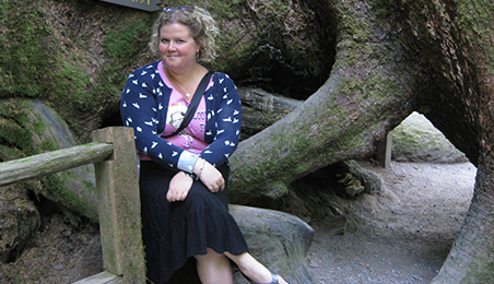 Photo of patient Kelly in a park