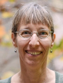 Ruth F Lesnewski