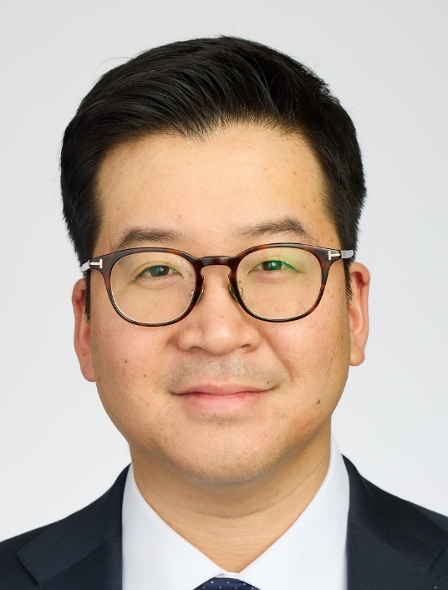 Daniel K Han